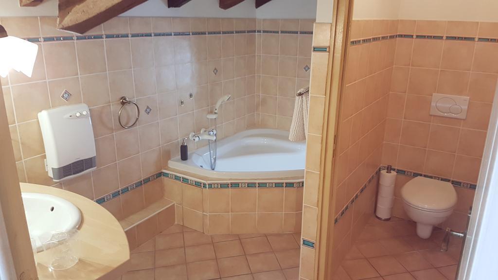 Chambre D'Hotes Moulin Urketa Ayherre Zimmer foto